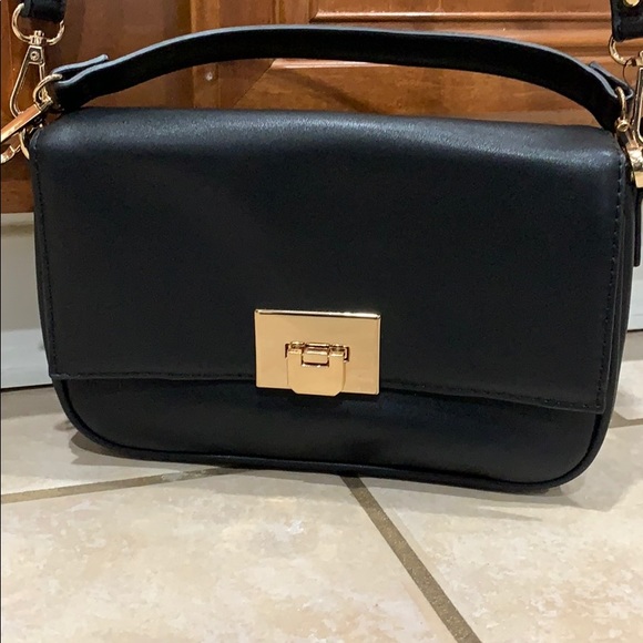 Forever 21 Handbags - Forever 21 crossbody bag and hand bag